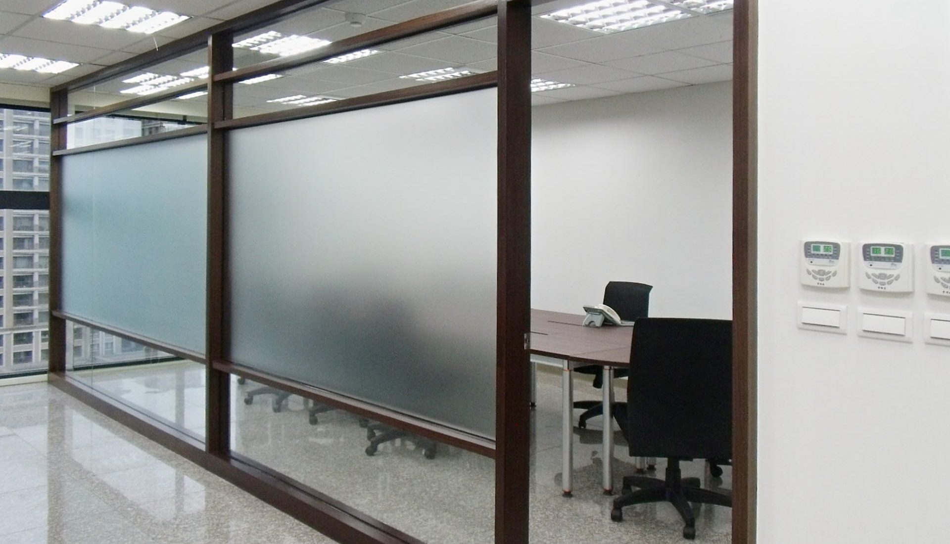辦公室空間-四季春高隔間噴砂